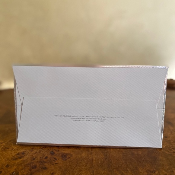 Tom Ford grey and silver paper gift bag. - Picture 4 of 8